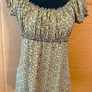 Max Edition Blue and White Puff Sleeve Smocked Blouse